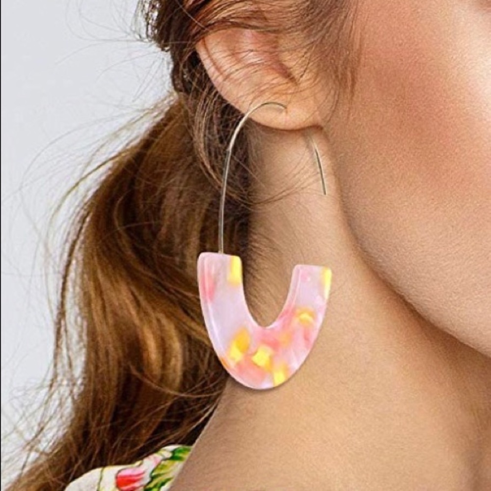 Resin hoop dangle fashion earrings